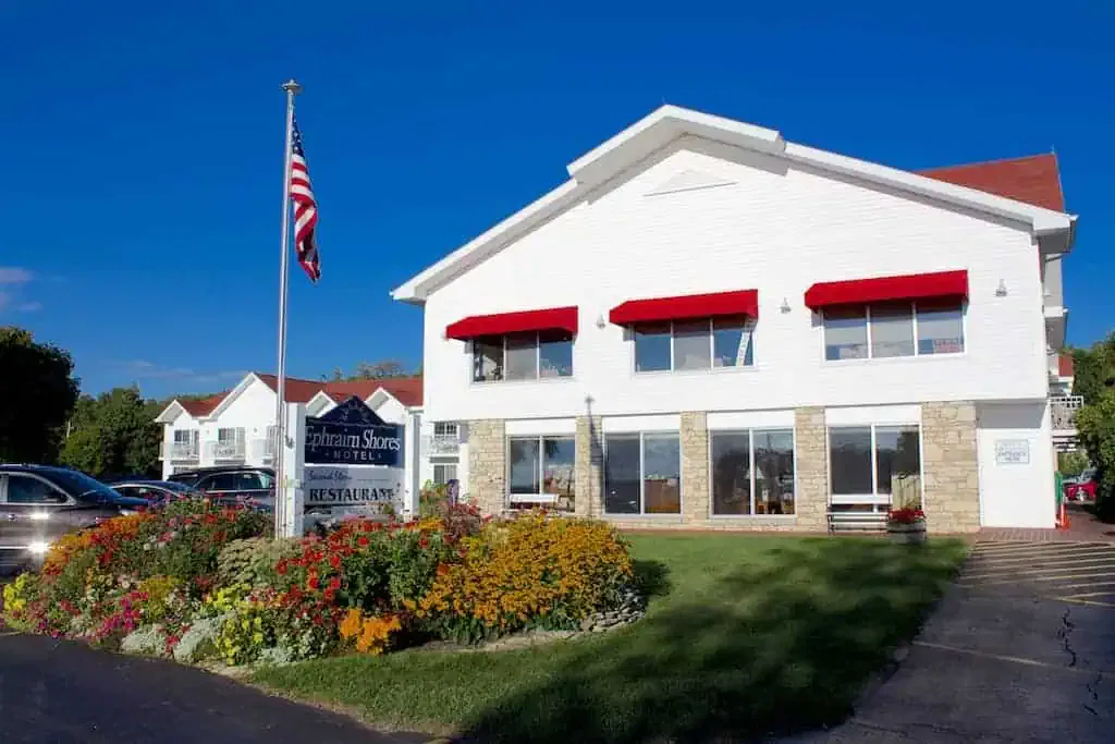 Exterior of Ephraim Shores Resort