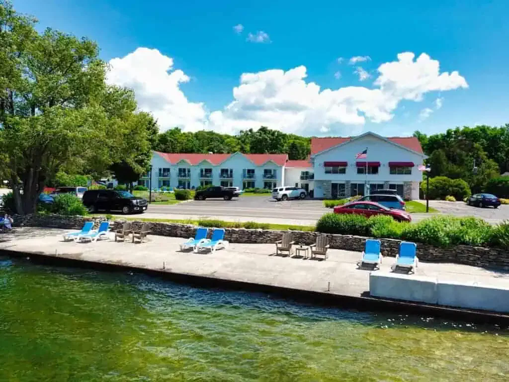 Ephraim Shores Door County lodging deals
