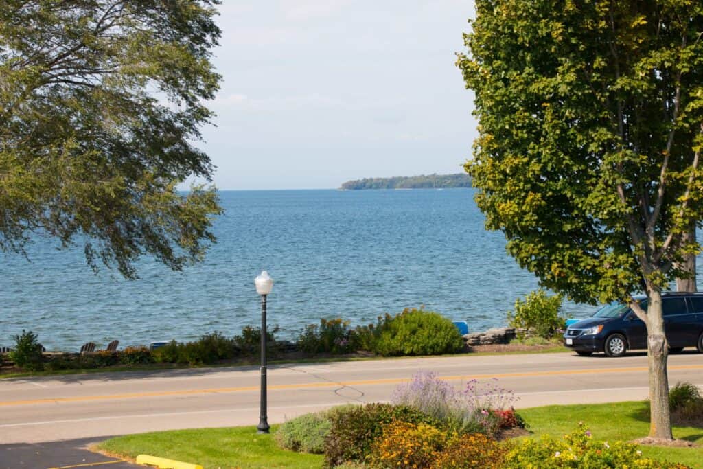 Door County lodging on the water